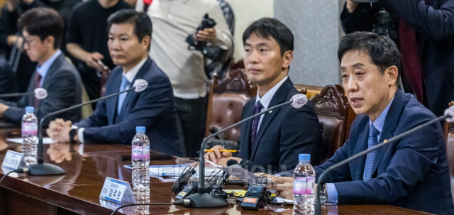 [포토] 금융지주회장단 간담회서 발언하는 김주현 금융위원장